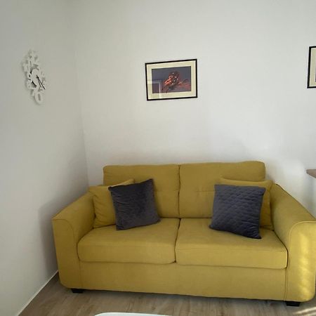 Apartments Carpe Diem Primosten Phòng bức ảnh