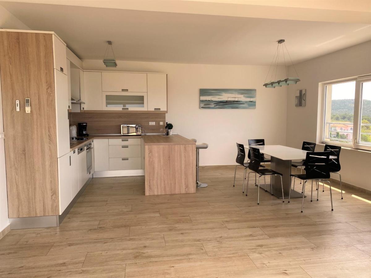 Apartments Carpe Diem Primosten Ngoại thất bức ảnh