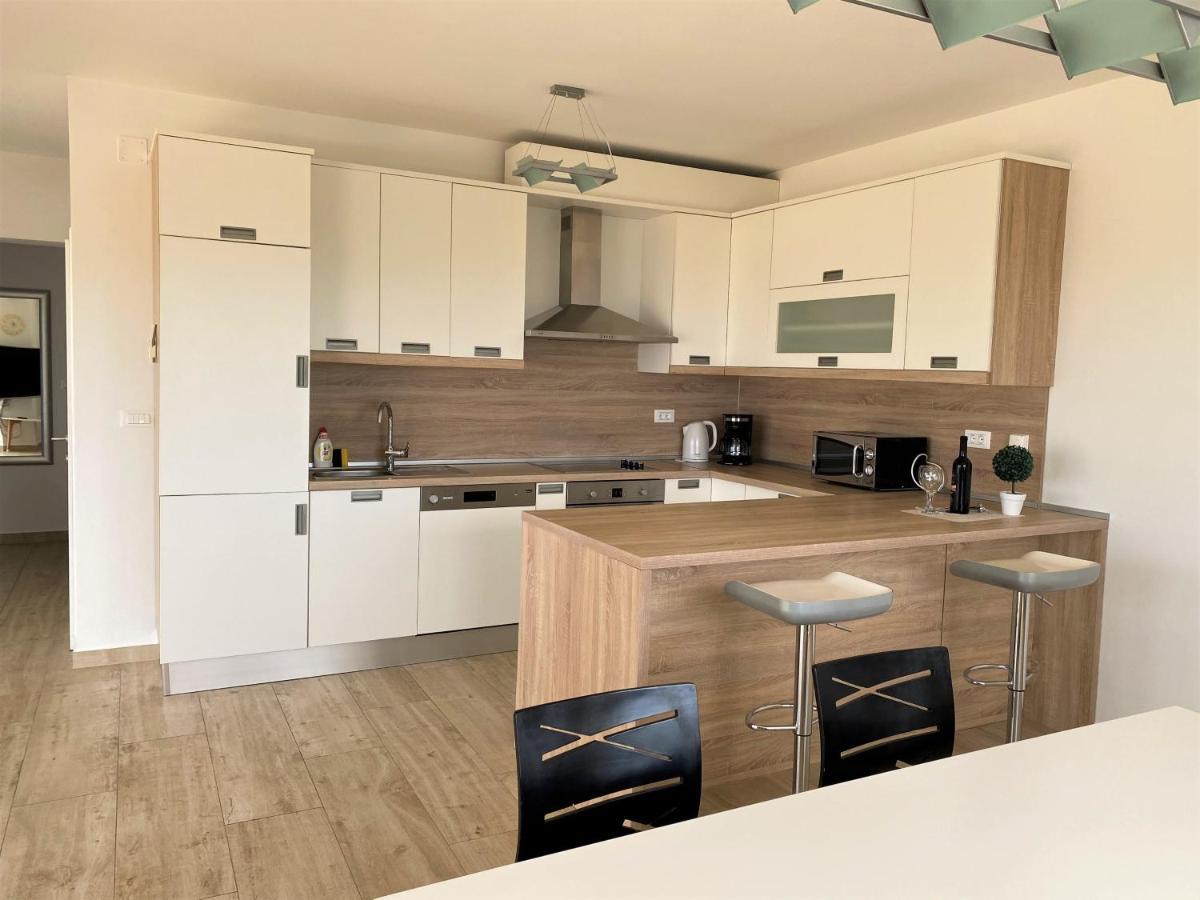 Apartments Carpe Diem Primosten Ngoại thất bức ảnh