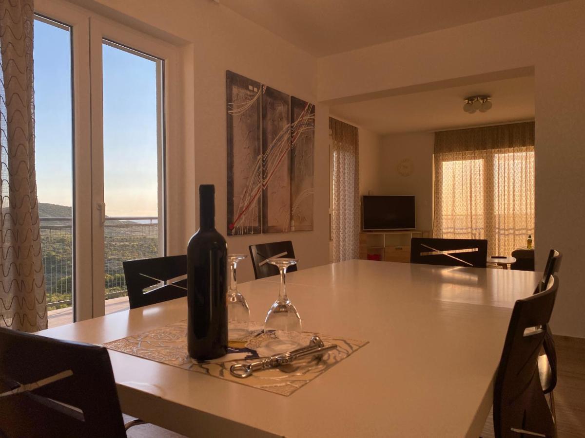 Apartments Carpe Diem Primosten Ngoại thất bức ảnh