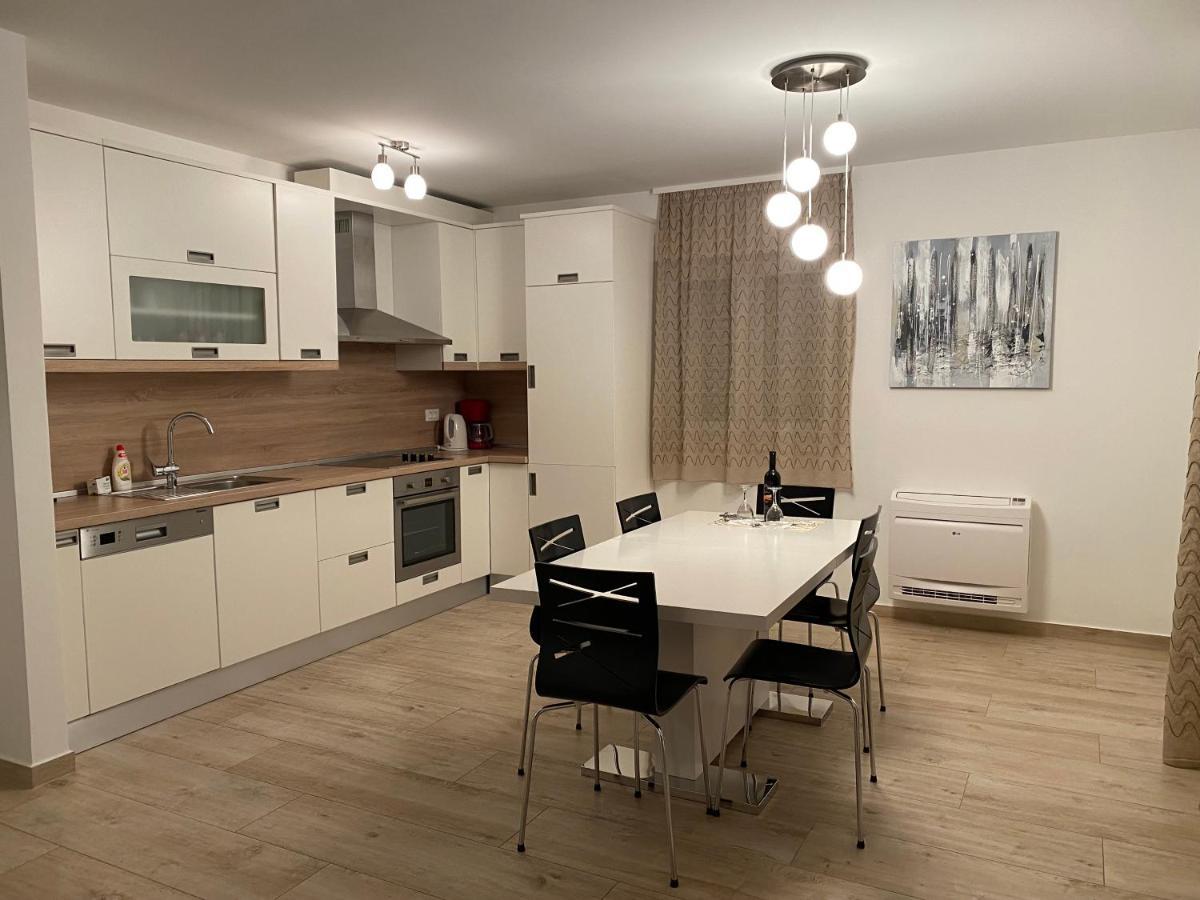 Apartments Carpe Diem Primosten Ngoại thất bức ảnh