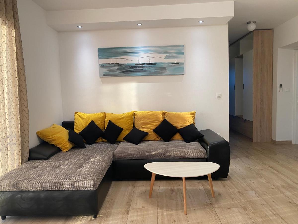 Apartments Carpe Diem Primosten Ngoại thất bức ảnh