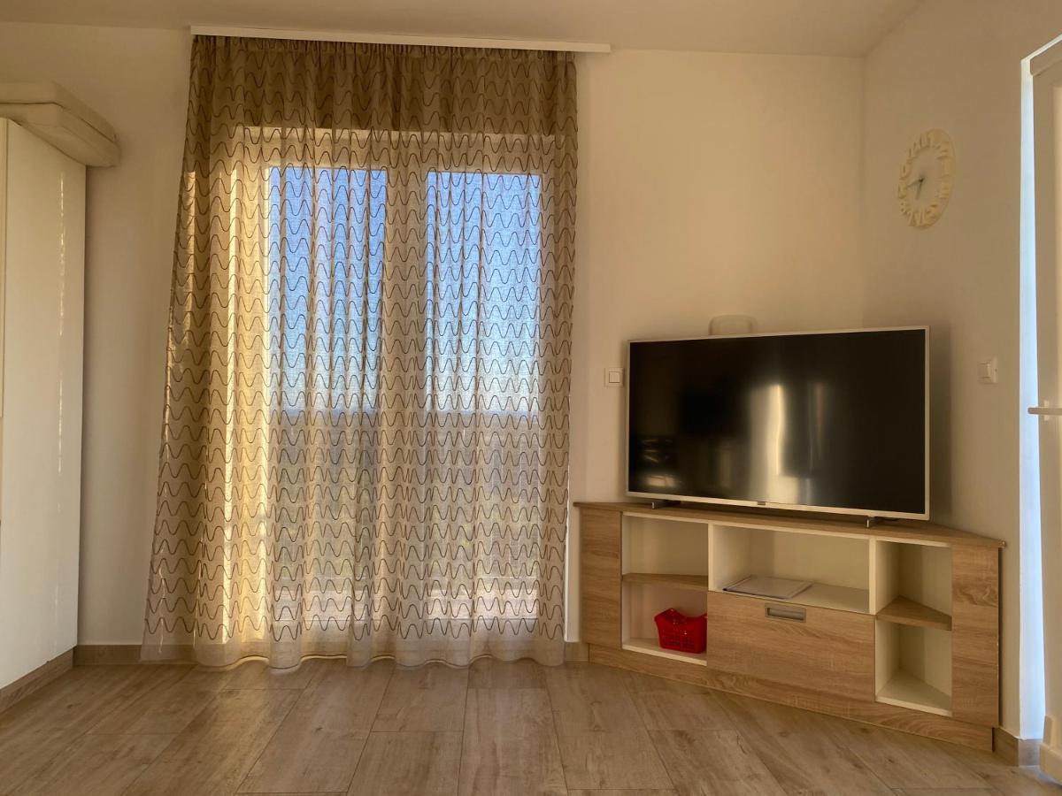 Apartments Carpe Diem Primosten Ngoại thất bức ảnh