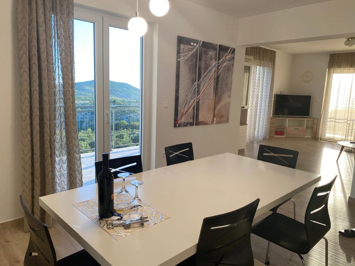 Apartments Carpe Diem Primosten Ngoại thất bức ảnh
