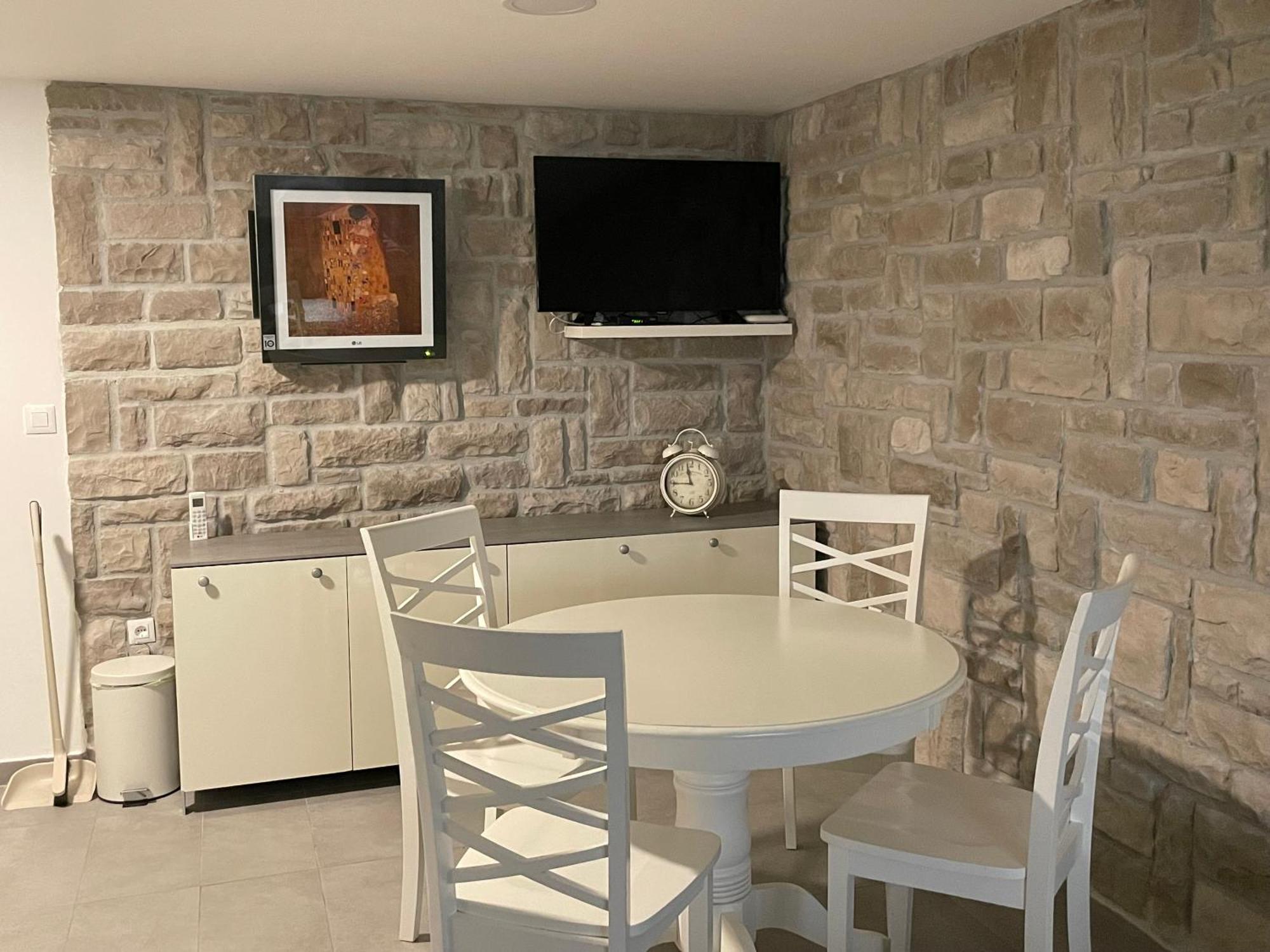 Apartments Carpe Diem Primosten Phòng bức ảnh